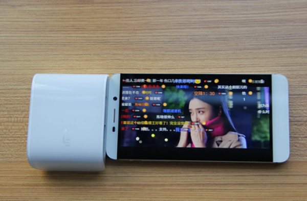 不用流量不用wifi 乐视随身看追剧爽歪歪