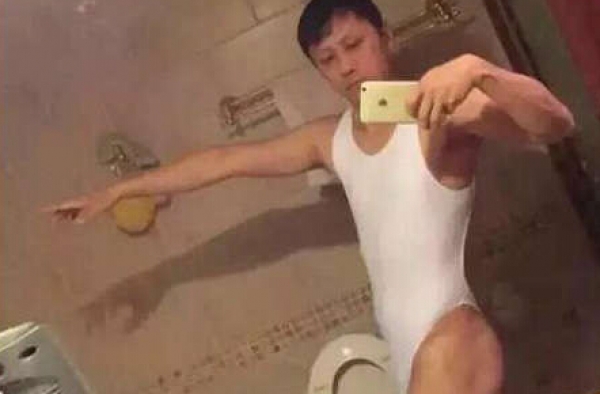 根本就是来秀身材的心机婊 这么妖娆给谁看