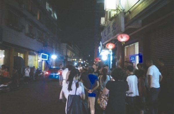 畜生！6岁小女孩全身是伤疑似被继母打