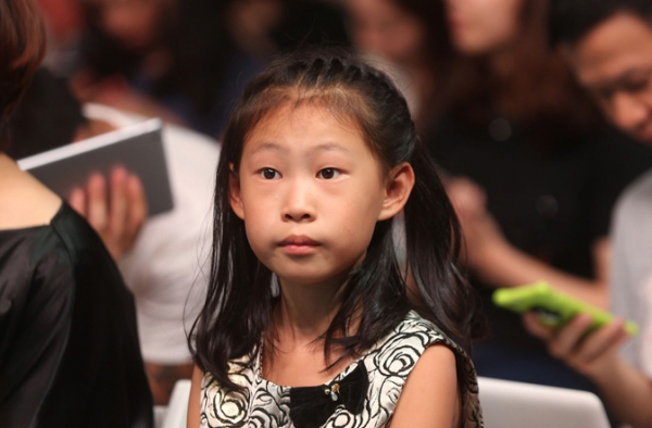 小沈阳女儿照片曝光 网友：打赌五毛绝对亲生的