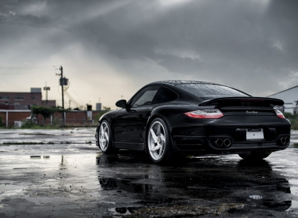 保时捷911 turbo 黑色造型亲和力极佳