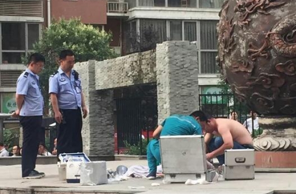 小区喷泉漏电 造成郑州5岁男孩戏水身亡