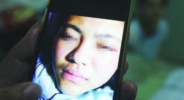 沪15岁女孩遭5同学折磨下跪4小时 男生围观看热闹