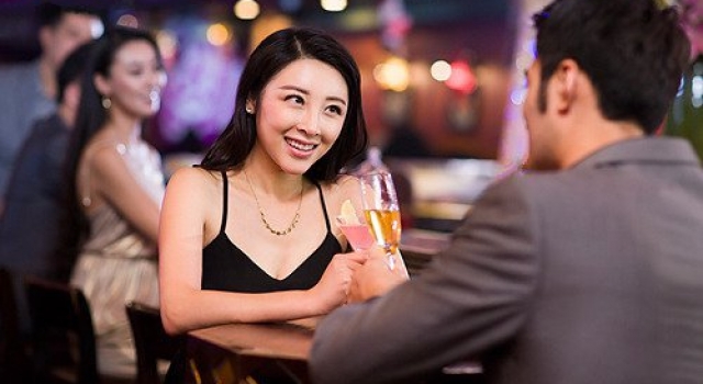如何跟内向人约会 这7个秘诀帮助你