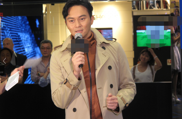 张智霖买名包送太太被问价格 机智:不要说了心如刀割