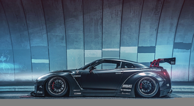 极品哑黑宽体战神LibertyWalk R35 GT-R 粗矿霸气！