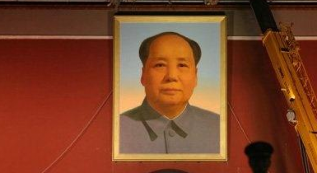 迎国庆！天安门城楼换毛主席新画像 高6米重1.5吨