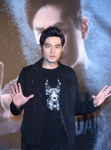 汪峰遭周杰伦调戏 《中国新歌声》争夺六强