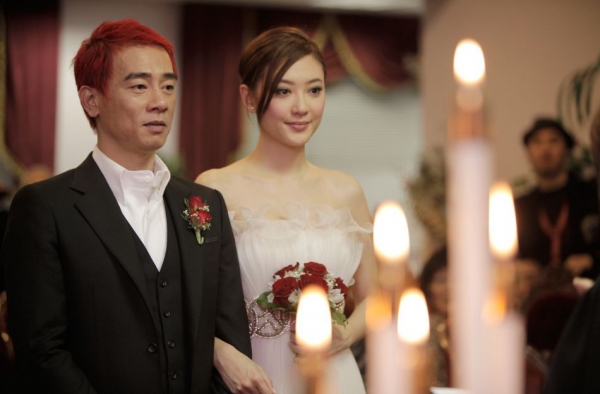 陈小春老婆应采儿怒撕小三真相 看陈太如何御夫防小三