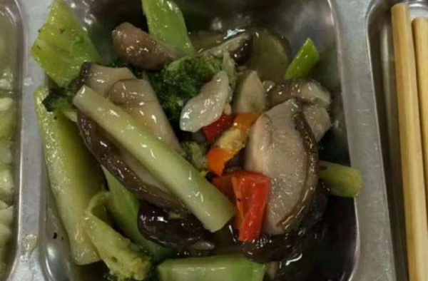 蓝瘦香菇厉害了!大学食堂推出“蓝瘦香菇”遭疯抢