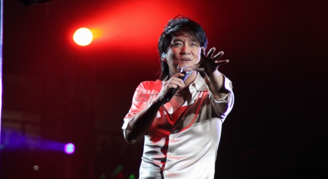 周华健个唱混血儿子曝光 众星共同演绎经典歌曲