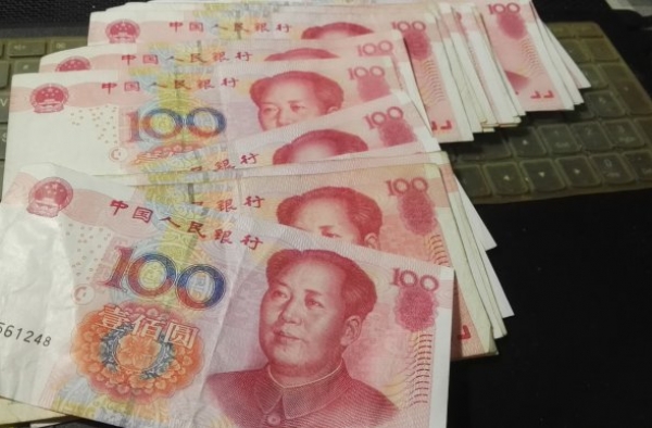 窃贼在朋友圈晒“成果” 失主看到报警将蹲号子