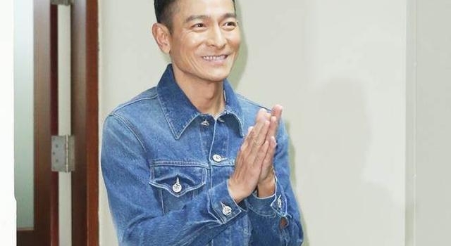 刘德华因工作缺席梁振英授勋仪式 服务社会是我的本份!
