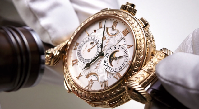 没有人真正拥有百达翡丽Patek Philippe 所以别怪你穷