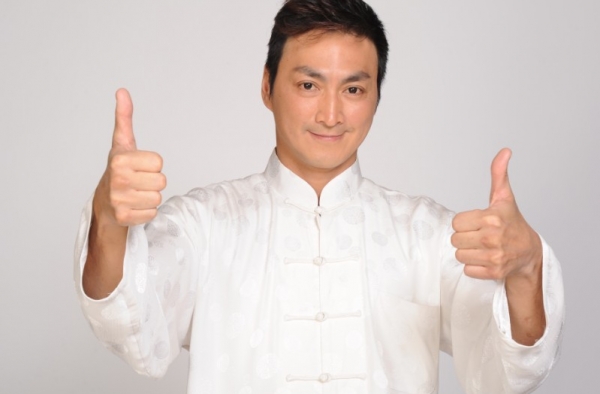 展昭何家劲近况 转型从商身价过亿晒与好友合照
