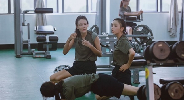 张蓝心自曝发微信鼓励佟丽娅：最坚强的妈妈