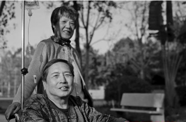 天呐!7旬老头做变性手术 将与结婚47载的妻子做姐妹