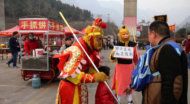 再辨真假美猴王！河南“假猴王”敛财被“真大圣”揭发