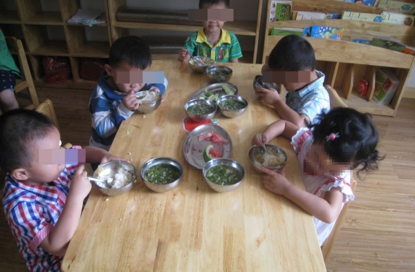 东莞幼儿园保育员涉嫌投毒 祖国的花朵经不起折腾了！