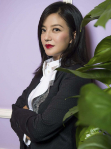 赵薇成现实版虎妈体罚小四月 惨遭女儿无情反击