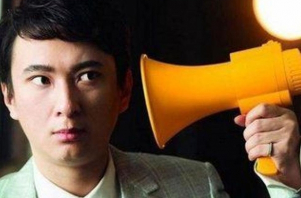 王思聪豪车库再添新成员 国民老公买车像买菜