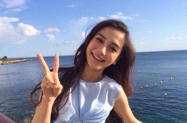 baby购亚洲第一豪宅高层 晋升亿万富婆