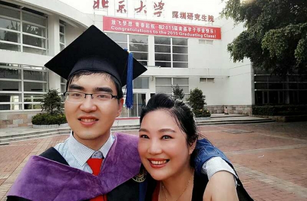 母爱的力量！ 单亲妈妈花29年将重度脑瘫儿子送进哈佛