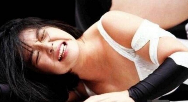 女子深夜外出遭抢双手被砍 这些危险你不得不防！