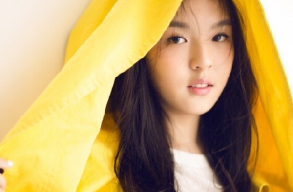 李咏女儿近照曝光被猛夸 女大十八变的星二代