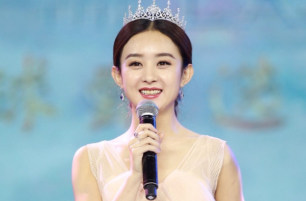 赵丽颖国王造型美出新高度 《女儿国》尽显王者风范