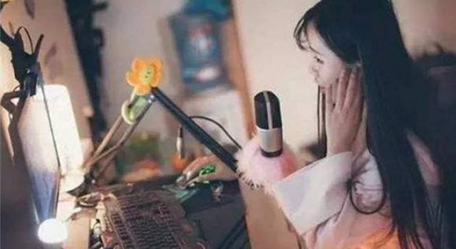 名校毕业生做网红主播不丢人 名校毕业一定进名企？