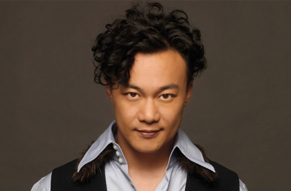 陈奕迅给小小周礼物与众不同 揭周杰伦陈奕迅真实关系