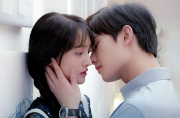 杨洋郑爽再次合作 倾城夫妇又要发狗粮了