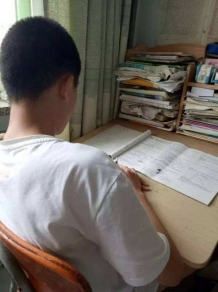 初中生95页PPT诉说上学烦恼 网友：这才是最美的时光