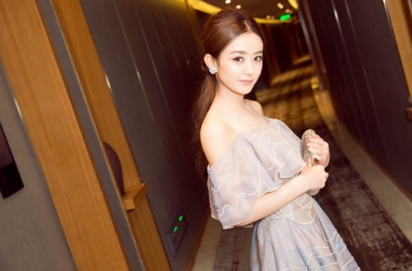 赵丽颖被讽英语差 这样努力的她你见过吗？