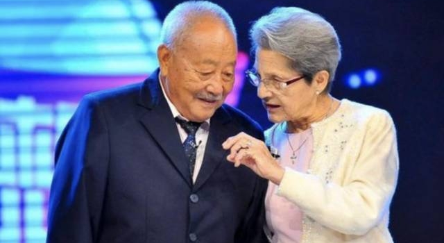 25岁相遇83岁成婚 这对跨国恋人已等待了半个世纪……