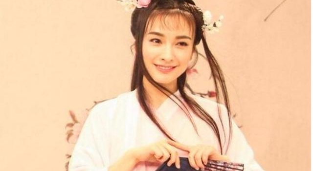 吴昕古装剧照流出被讽 网友为何直呼不要演古装？