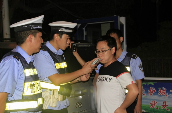 小伙科目四驾考被驾校除名 全因为这个意外