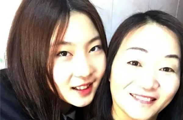 学霸妈妈家里十几年不开电视 是“有毒教育方法”吗？