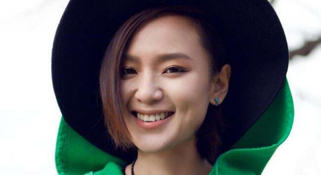 周笔畅首度回应整容事件 照着杨幂整没想到整成刘诗诗