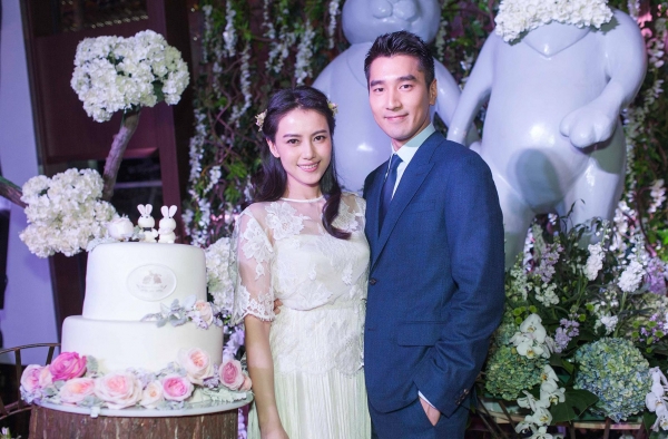 高圆圆探班赵又廷 夫妻合体狂撒狗粮