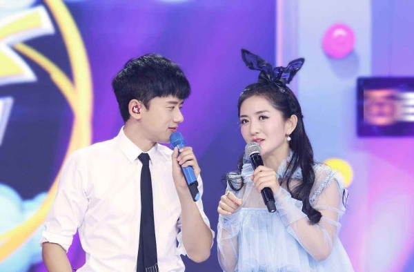 张杰包下产房一层楼引网友热议 生孩子而已没必要这样