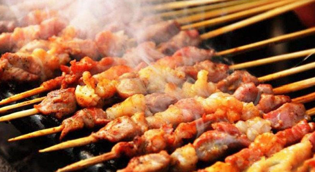 烤羊肉串怎么做 让你在家也能吃上美味的羊肉串