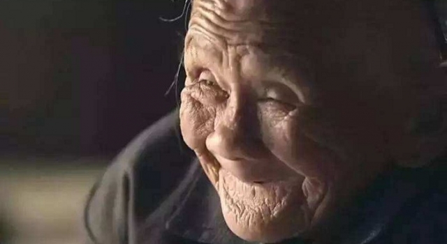 《二十二》经典台词 这世界红红火火的会想死吗?