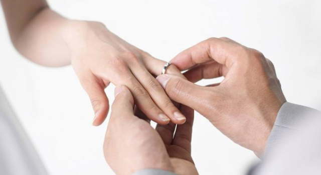 腹部有刀疤未婚夫解除婚约 因为一道疤对簿公堂