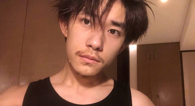 易烊千玺蓄须照曝光 男生留什么样的胡子会更好看?