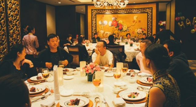 80后吐槽二孩满月还要随份子 腰包真心承受不住