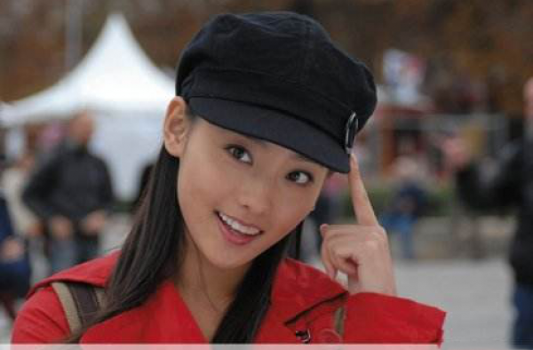 曾经很红的过气明星 一位一演成名，一位嫁给了富豪