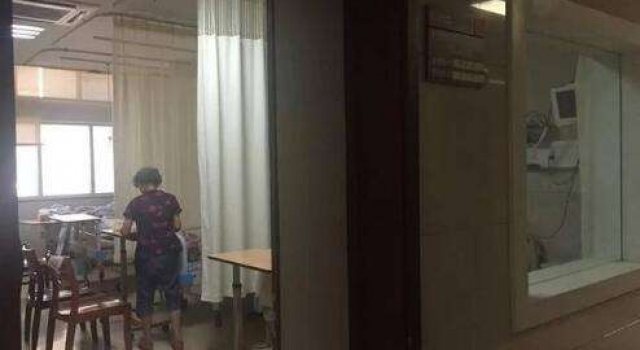 舍不得开空调热晕 杭州一老人在客厅热晕