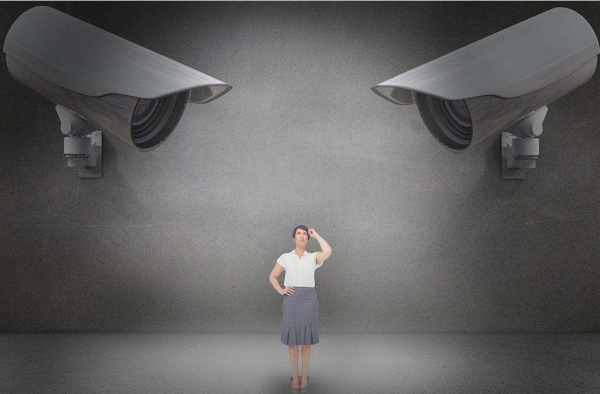 女储物间设监控 园方:视频绝不外流,放心!